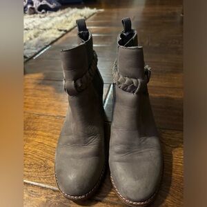 Cute Sperry booties!